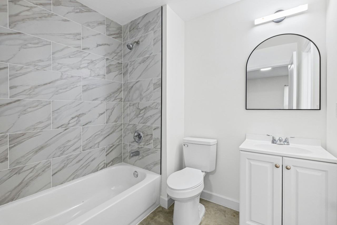 2855 Choctaw Avenue, Unit 2855 - Photo 7 of 8