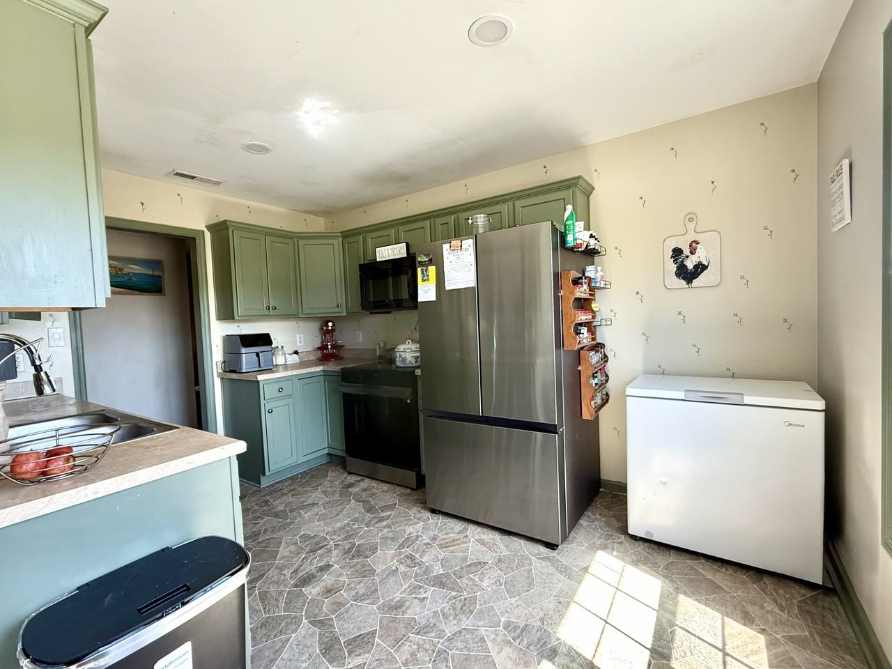 110 Cherry Grove Dr #1 - Photo 3 of 10