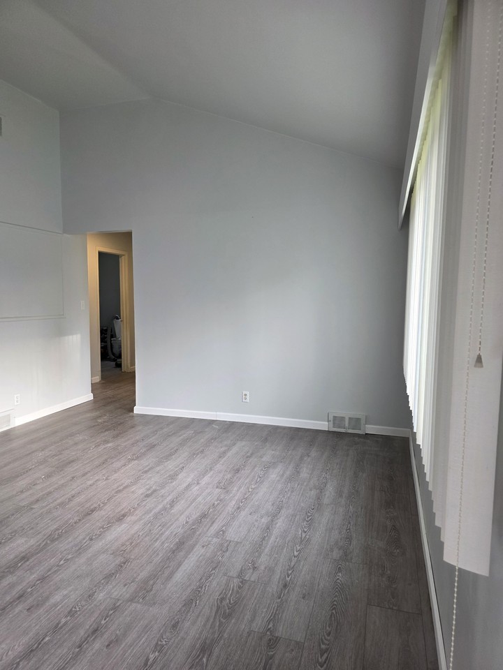 23548 Lauren Ave #1 - Photo 3 of 27