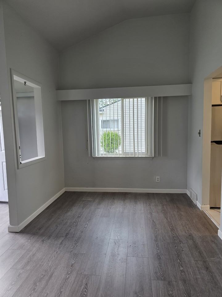 23548 Lauren Ave #1 - Photo 5 of 27
