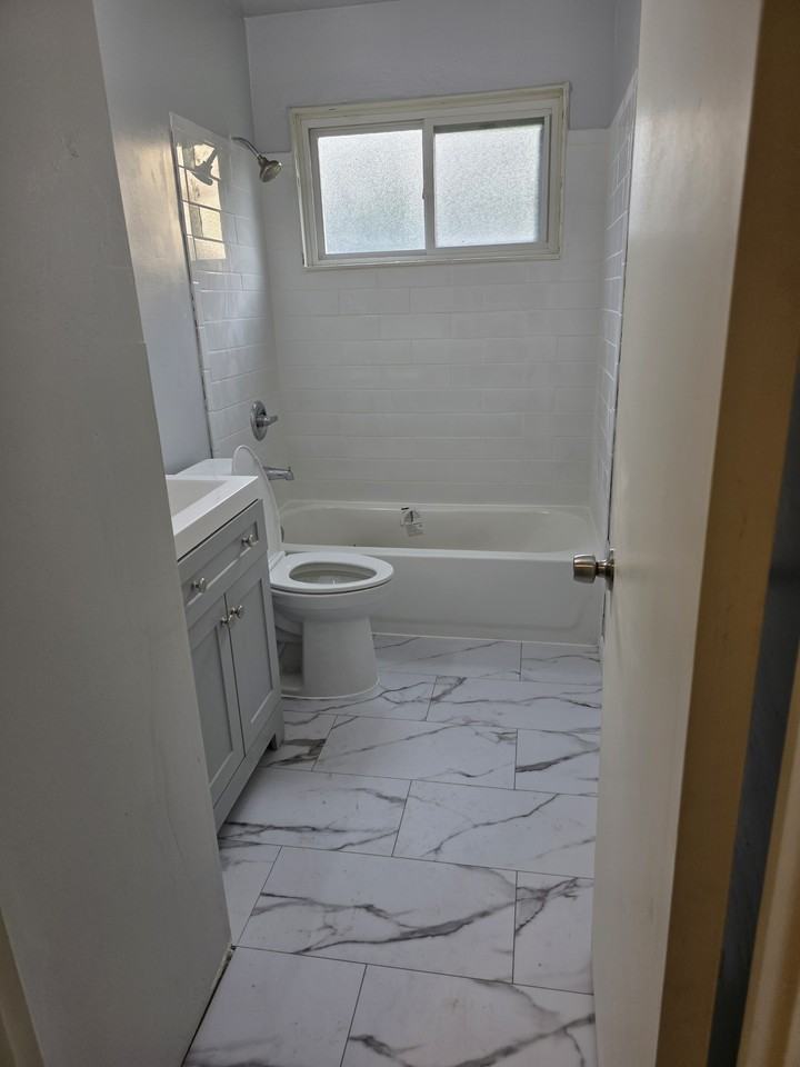 23548 Lauren Ave #1 - Photo 6 of 27