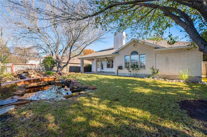 2617 Goldfinch Dr - Photo 3 of 19