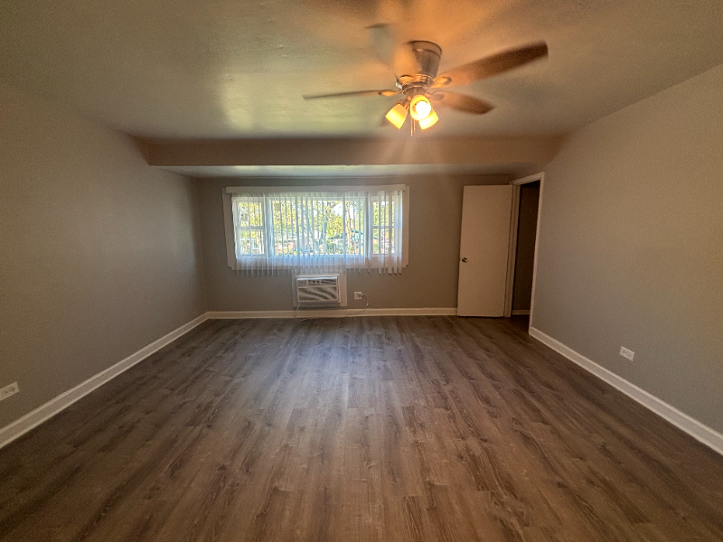 392 Hickory St #2W - Photo 3 of 7