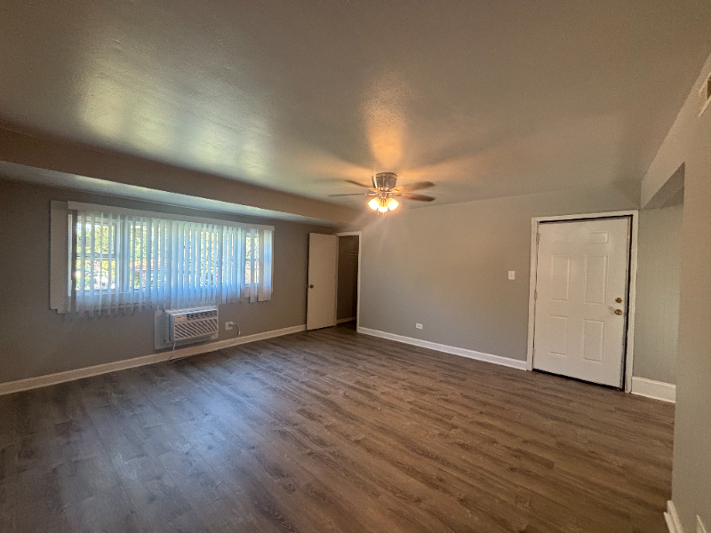 392 Hickory St #2W - Photo 4 of 7