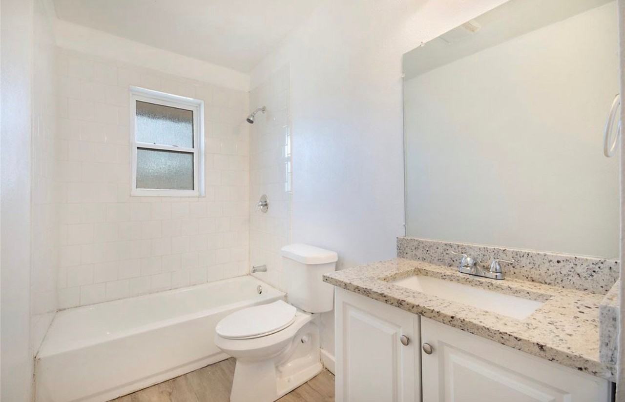 2425 Avis St - Photo 4 of 15