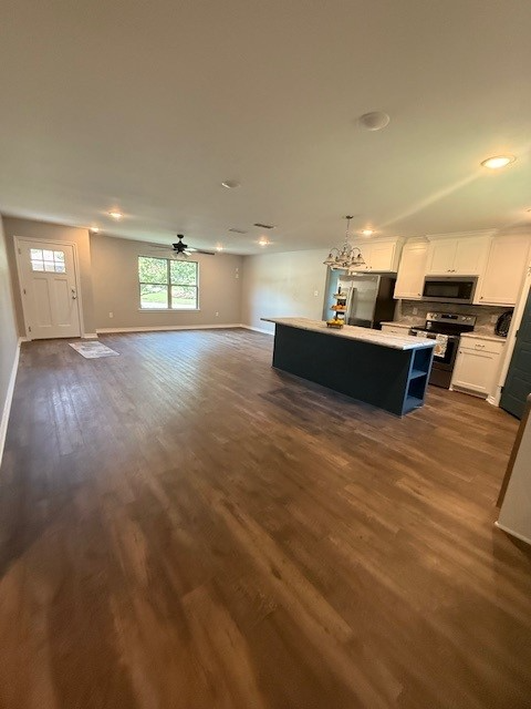 1002 Glencrest Ln - Photo 2 of 16