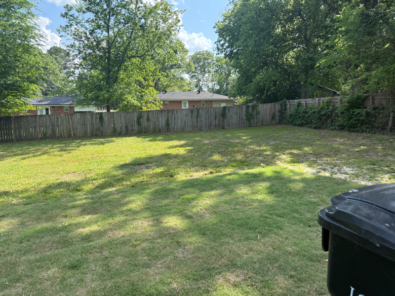 1002 Glencrest Ln - Photo 6 of 16