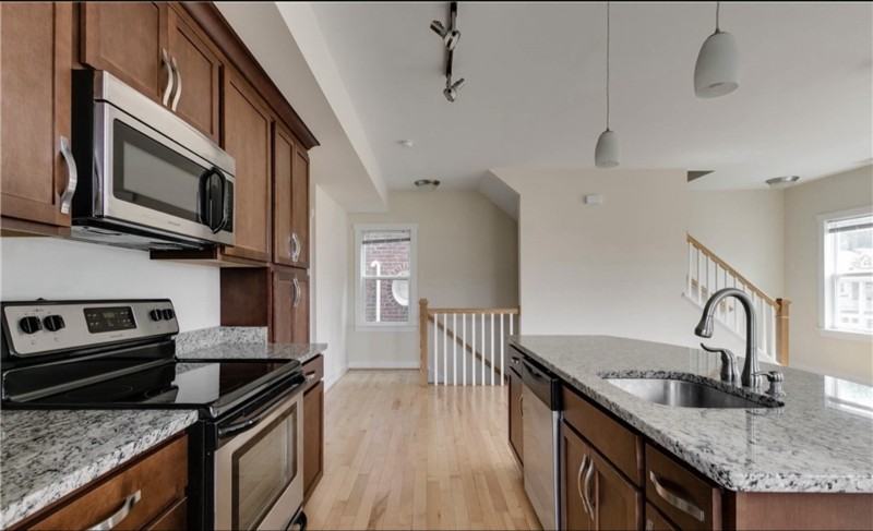 1325 Porter St #B - Photo 6 of 13