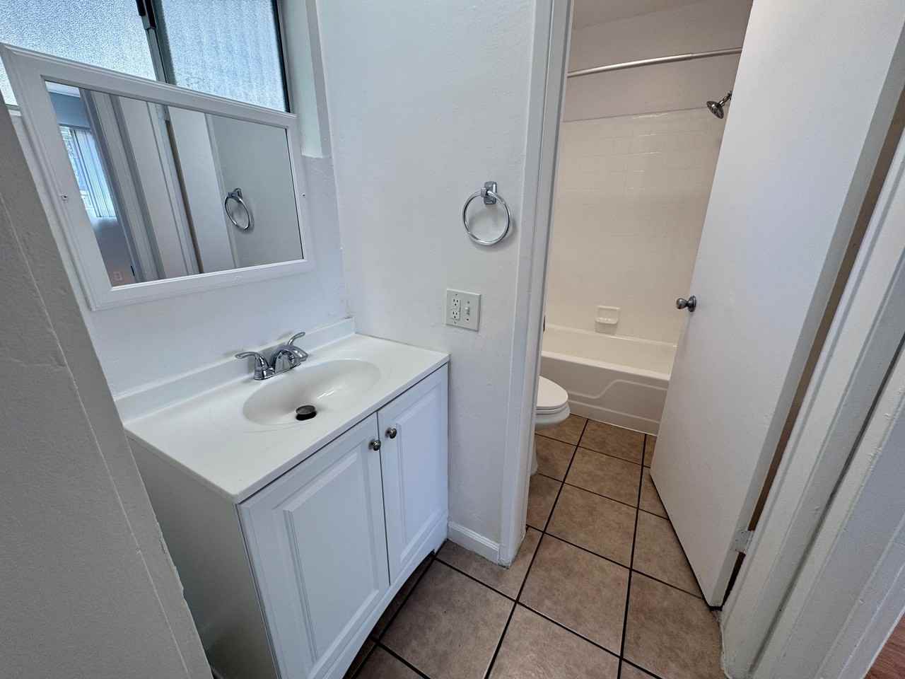 407 Neva Pl - Photo 4 of 12