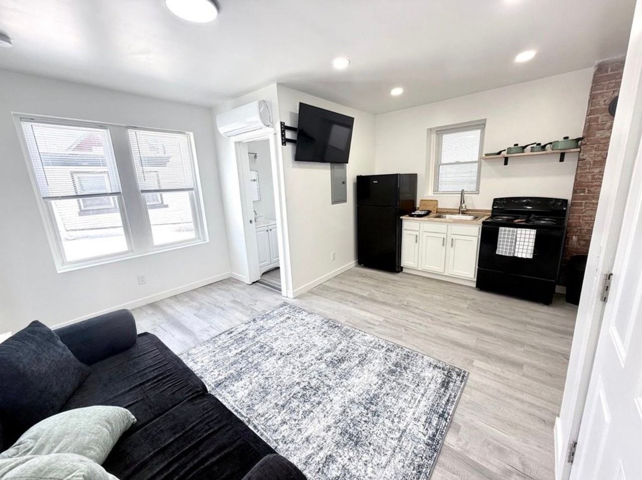 2131 Williams Ave #1 - Photo 2 of 5
