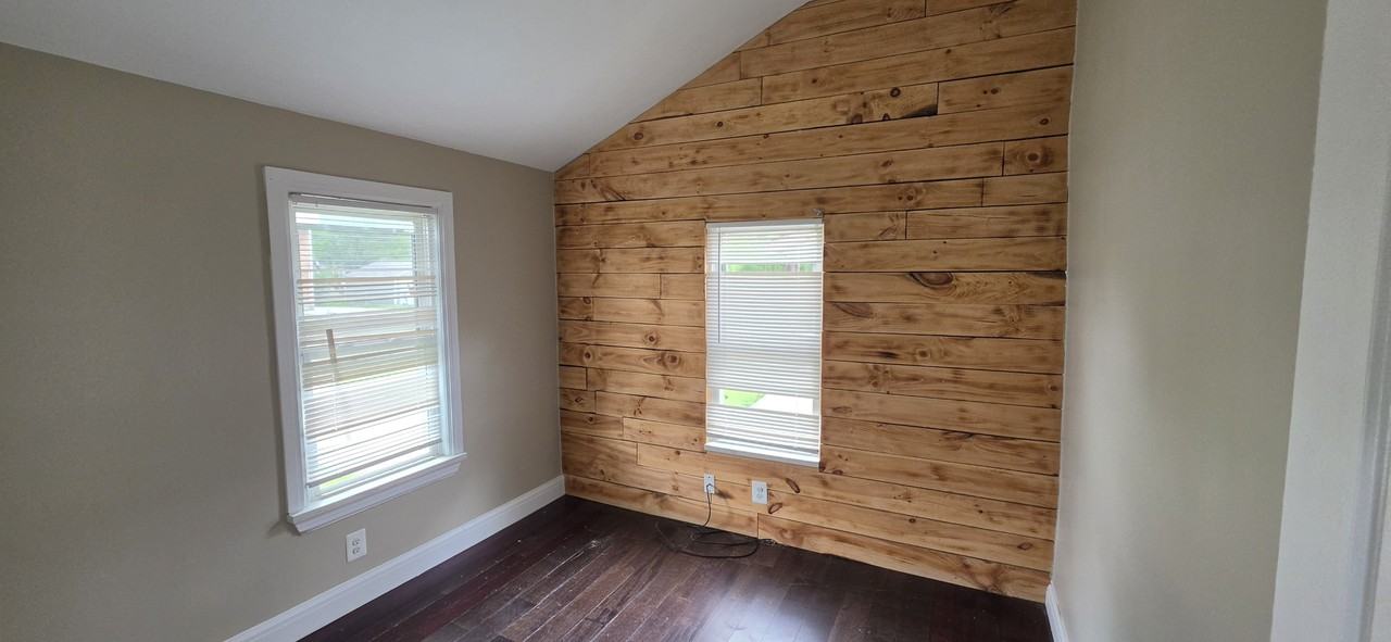 13501 Vernon Ave #1 - Photo 4 of 7