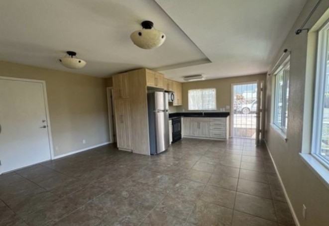 2814 Henry St #1 - Photo 2 of 8