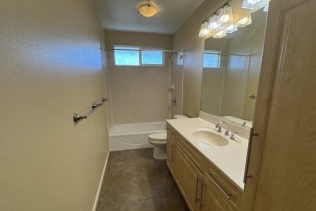 2814 Henry St #1 - Photo 4 of 8