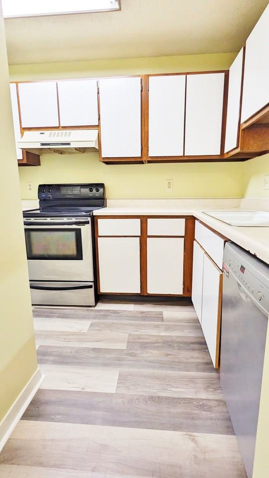 534 E Graham Pl - Photo 2 of 6