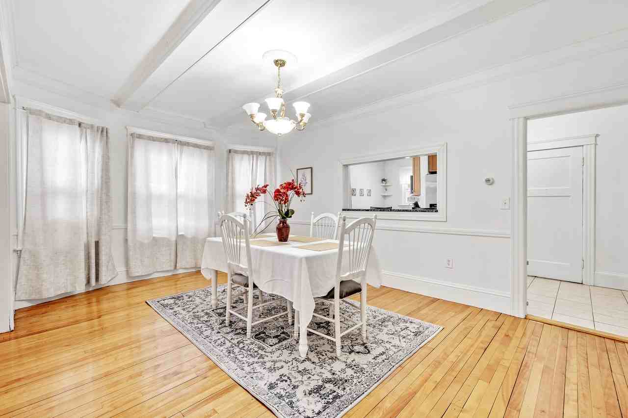 7 Ivanhoe Rd #1 - Photo 5 of 19