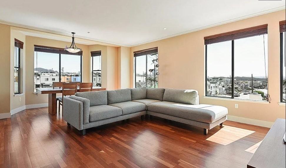 2401 44th Ave #4 - Photo 4 of 14