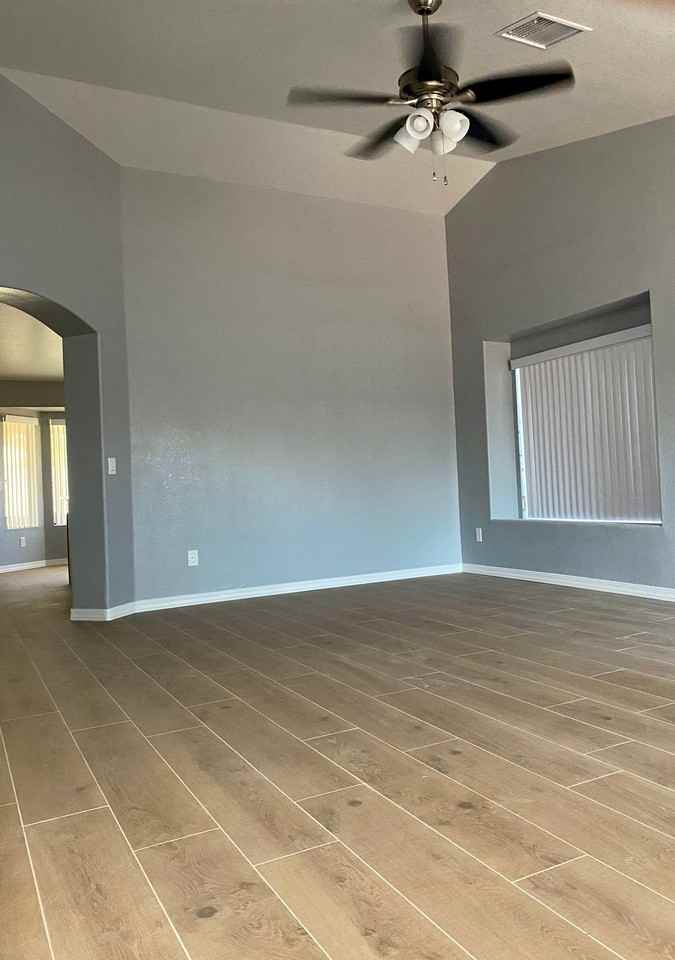 6528 N 80th Ave - Photo 3 of 10