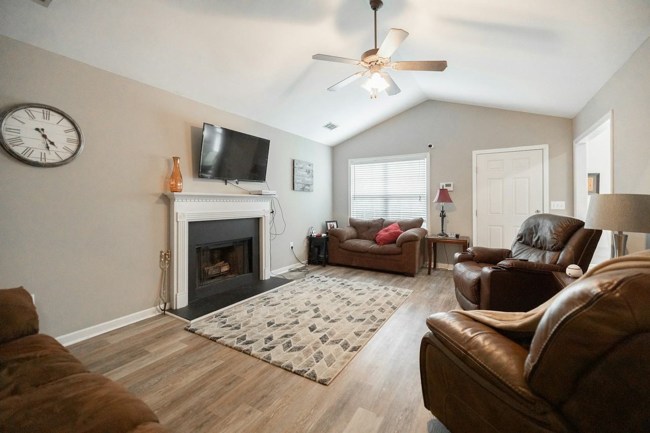 141 Birch Valley Drive - Photo 4 of 11