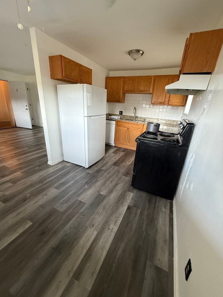 211 S Brentwood St #1 - Photo 2 of 10