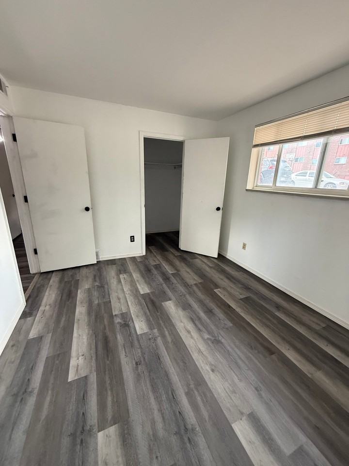 211 S Brentwood St #1 - Photo 5 of 10