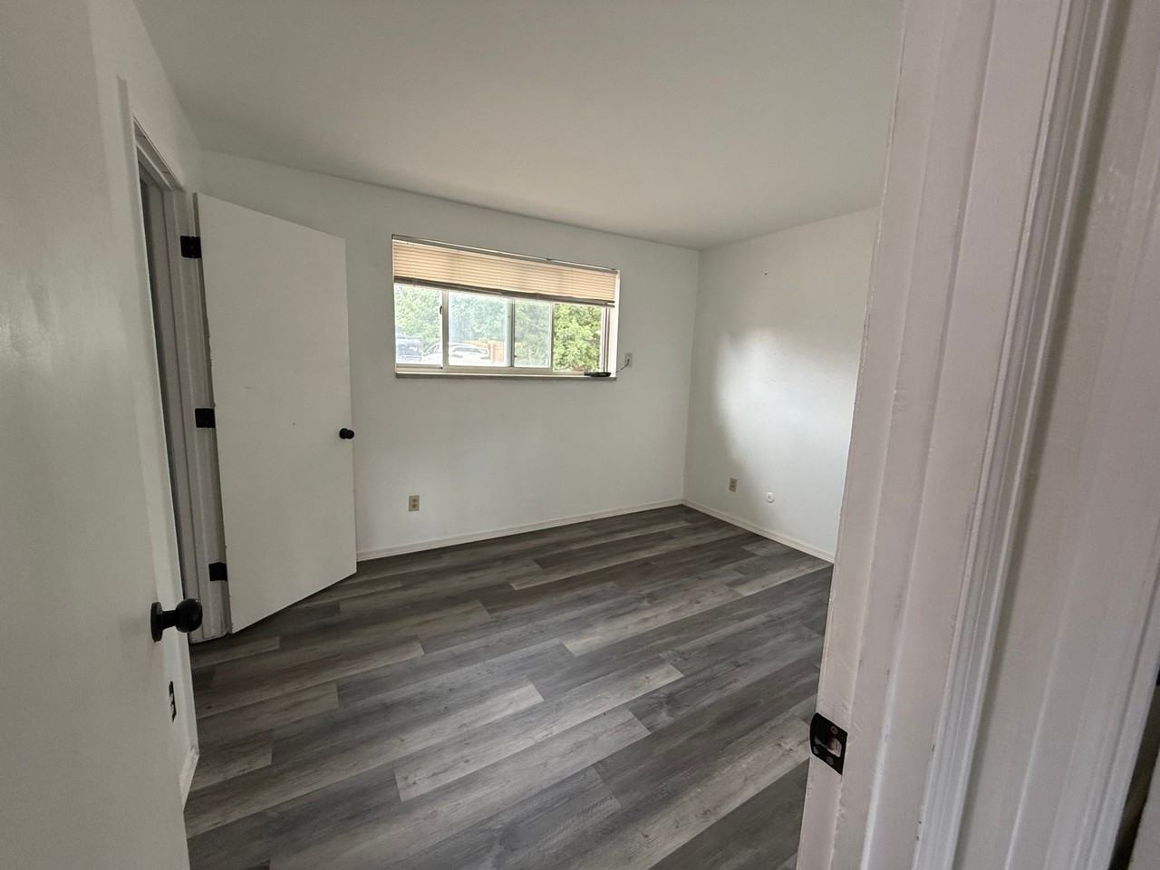 211 S Brentwood St #1 - Photo 6 of 10