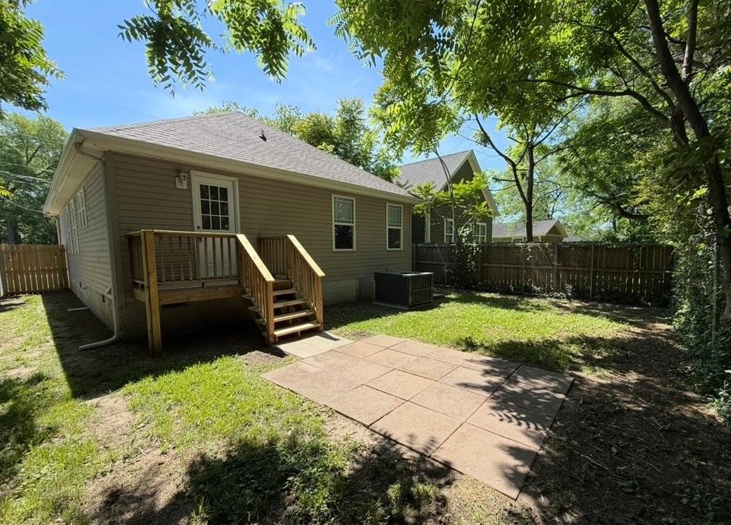 709 N Holly St - Photo 3 of 16