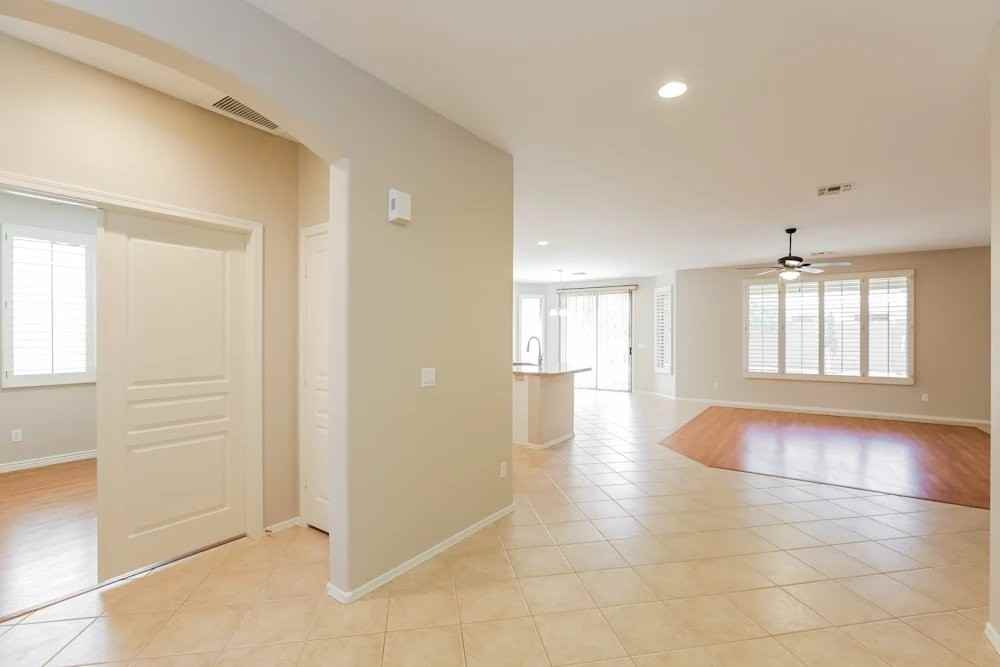 2414 W Park St - Photo 2 of 13