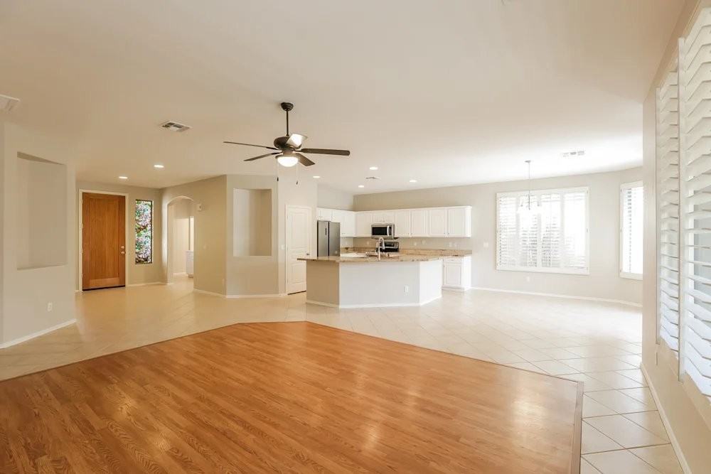2414 W Park St - Photo 3 of 13