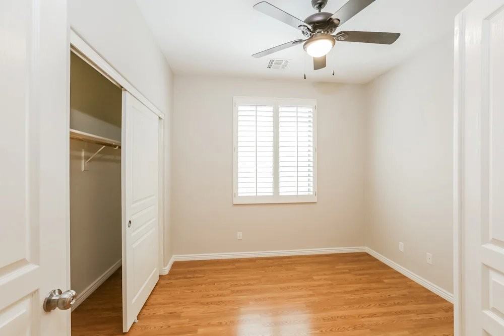 2414 W Park St - Photo 7 of 13