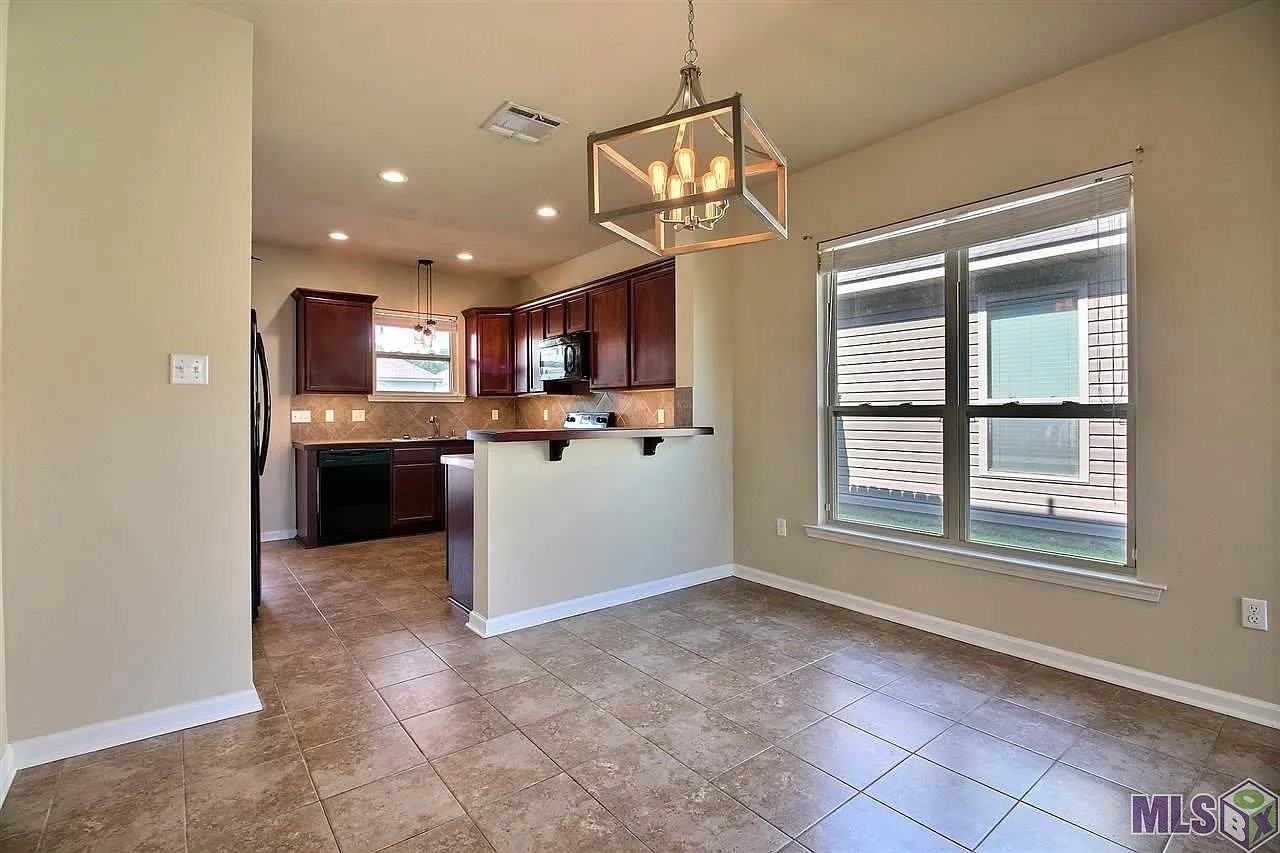 11389, Ashwood Ct - Photo 4 of 15