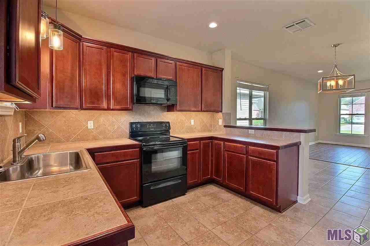 11389, Ashwood Ct - Photo 7 of 15