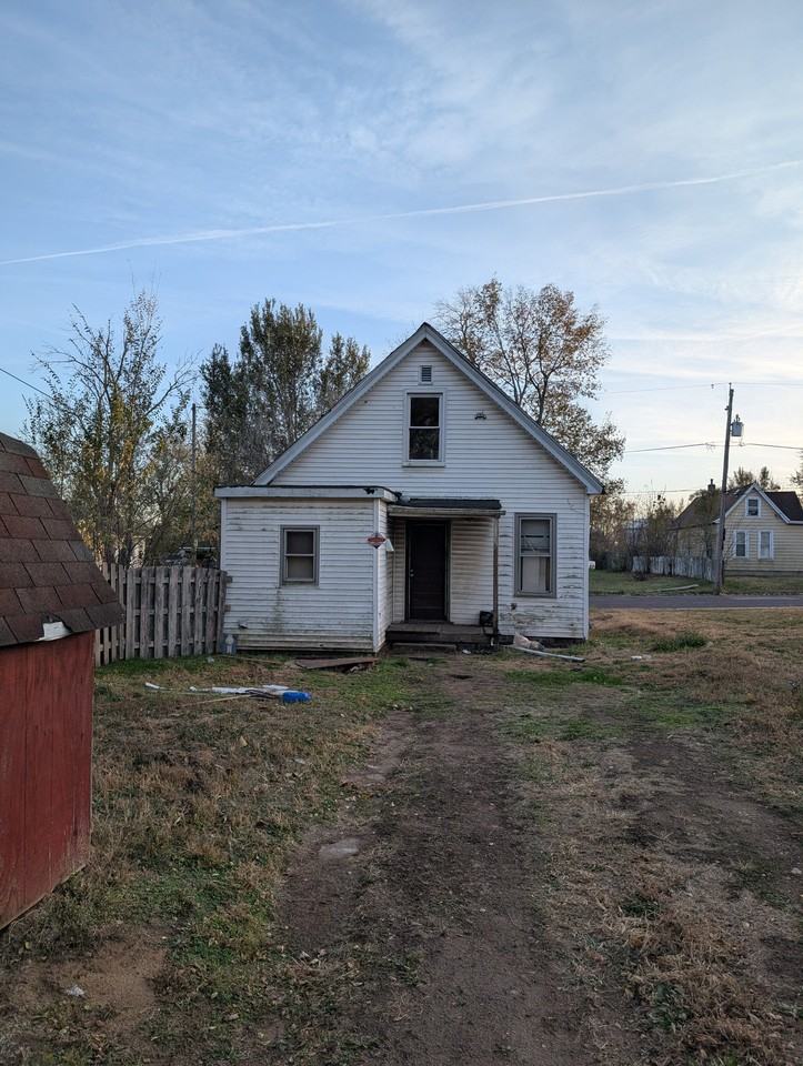 2209 W Krause Ave - Photo 2 of 18