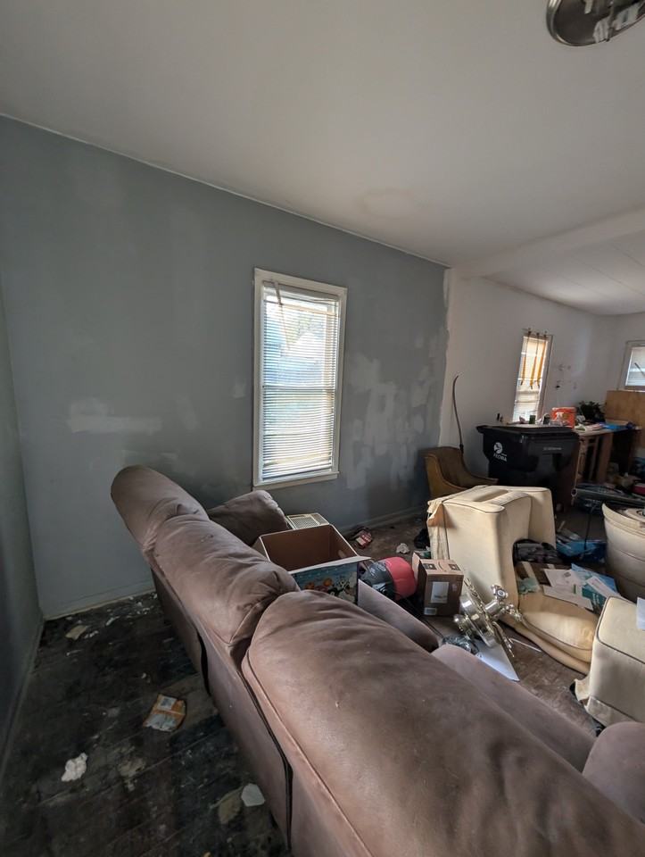 2209 W Krause Ave - Photo 5 of 18