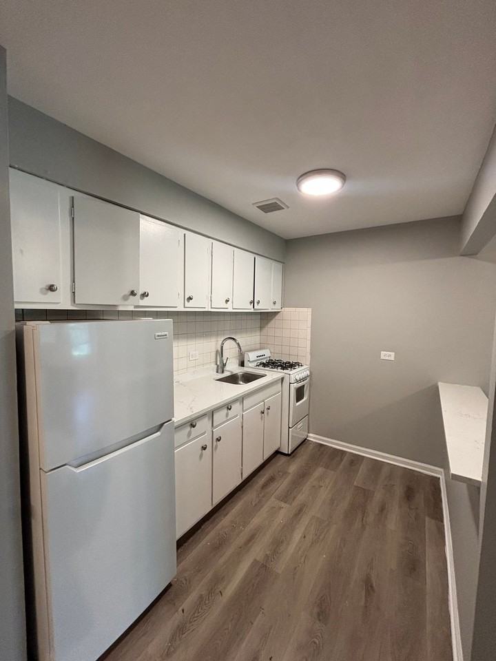 3331 Commercial Ave #3331-9 - Photo 2 of 5