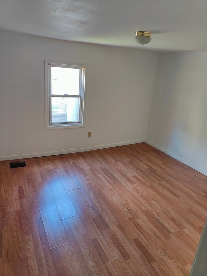 416 Pearl St #2 - Photo 3 of 5