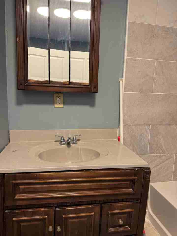 27 E Meehan Ave #1stFL - Photo 2 of 19