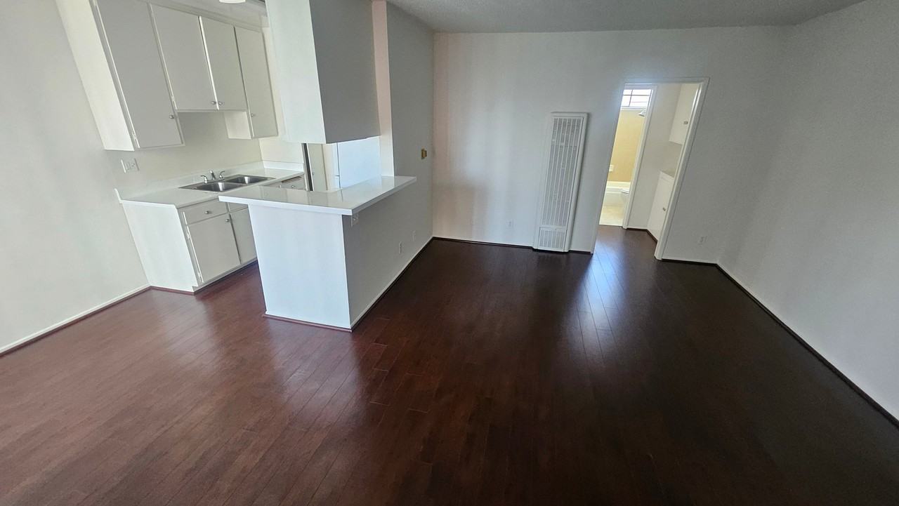 323 N Rampart Blvd #7 - Photo 2 of 7