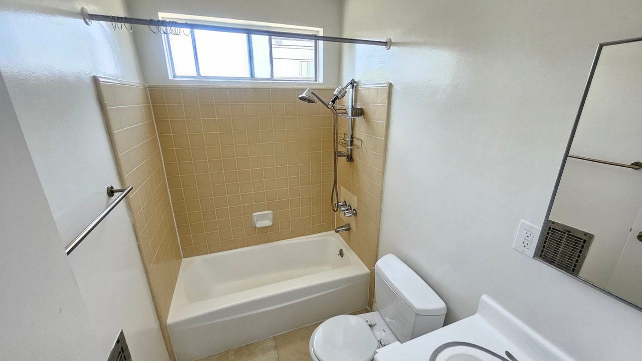 323 N Rampart Blvd #7 - Photo 5 of 7