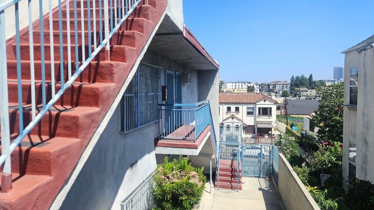 323 N Rampart Blvd #7 - Photo 6 of 7