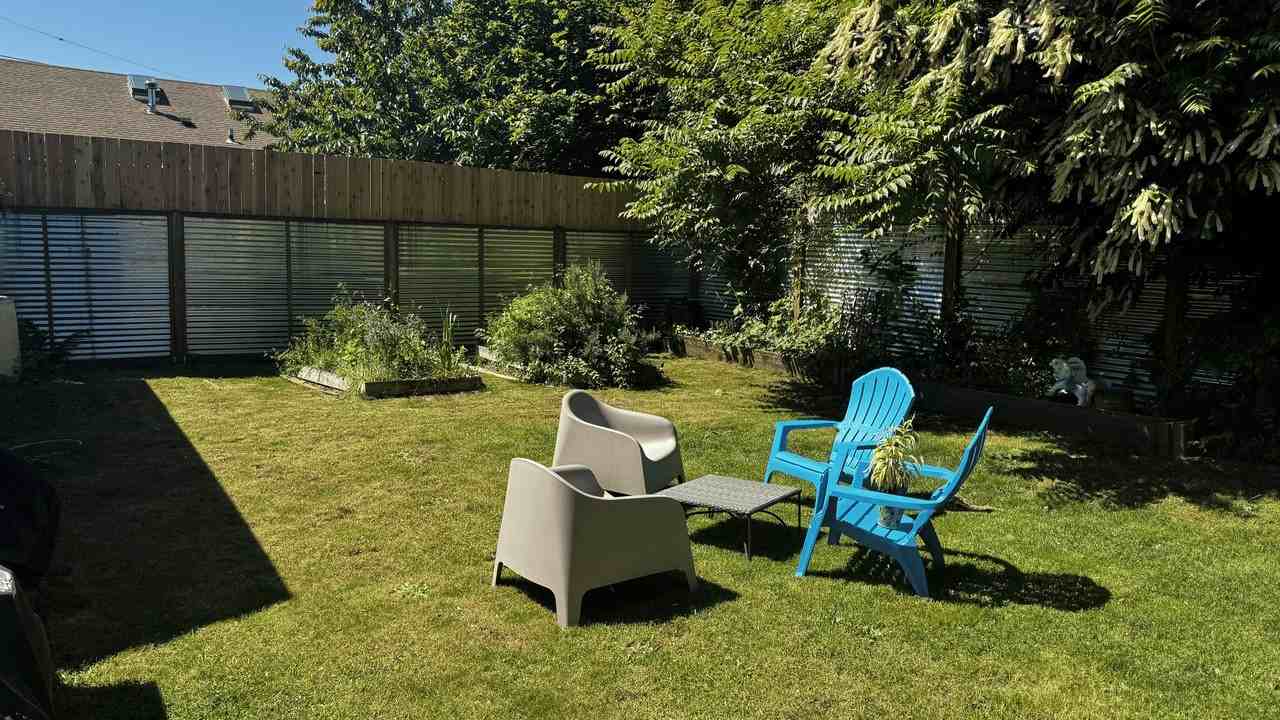 6110 Se Gladstone St - Photo 3 of 12