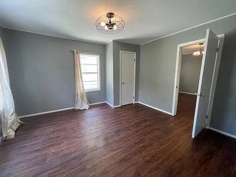 131 Chestnut St - Photo 7 of 10