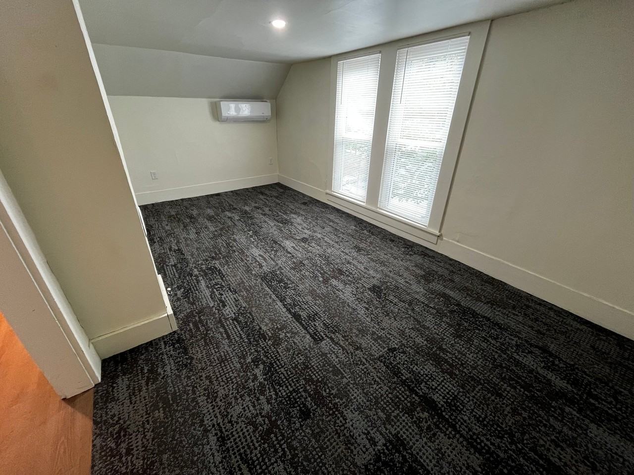 220 N East St - Photo 6 of 6