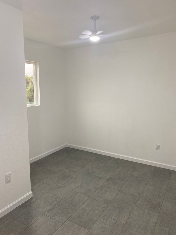 1516 Calavo Dr - Photo 4 of 6