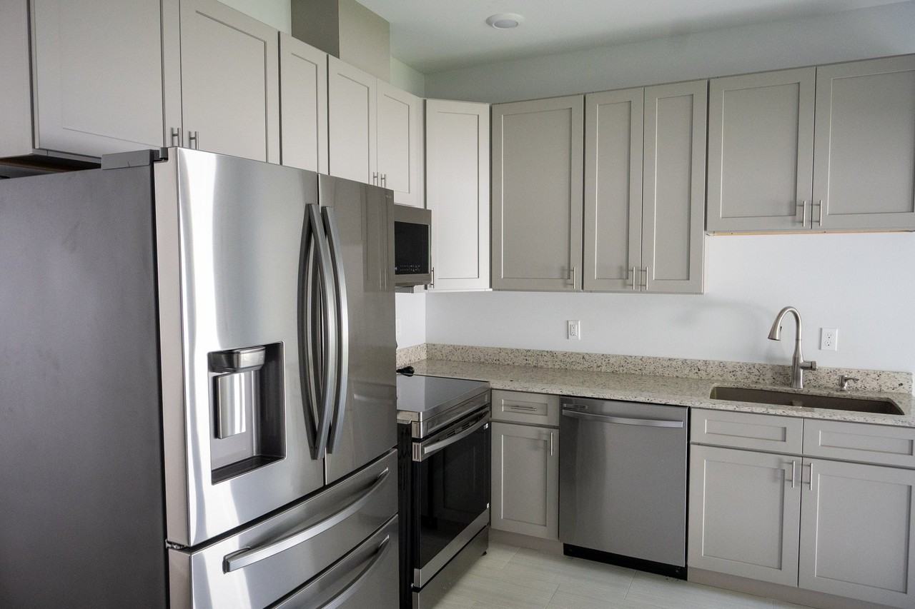 2111 Owens St - Photo 4 of 9
