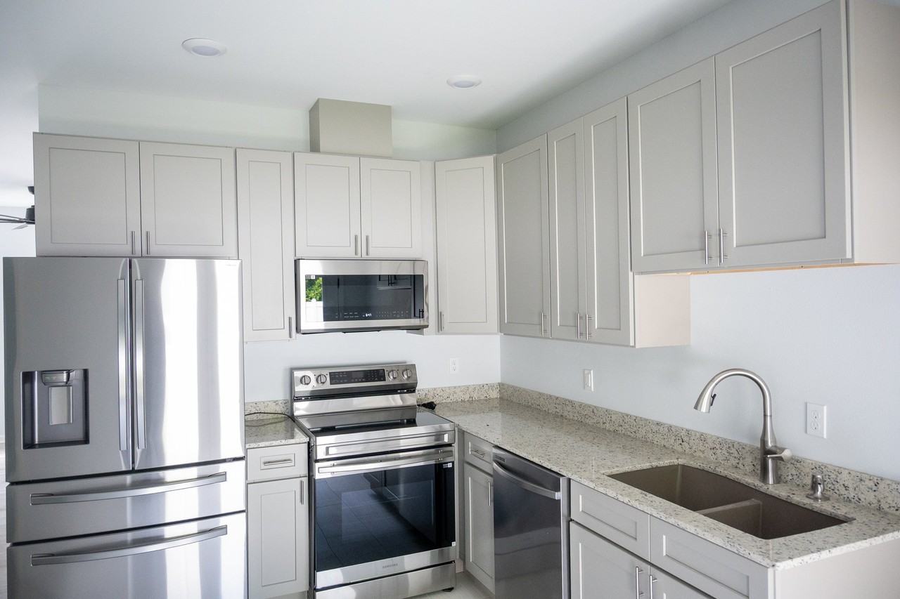 2111 Owens St - Photo 7 of 9