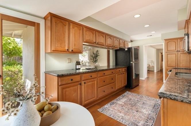 5474 Berkeley Rd - Photo 3 of 20