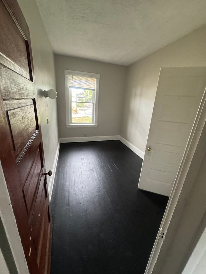 1811 Lakeview Rd #1-2-3 - Photo 2 of 20