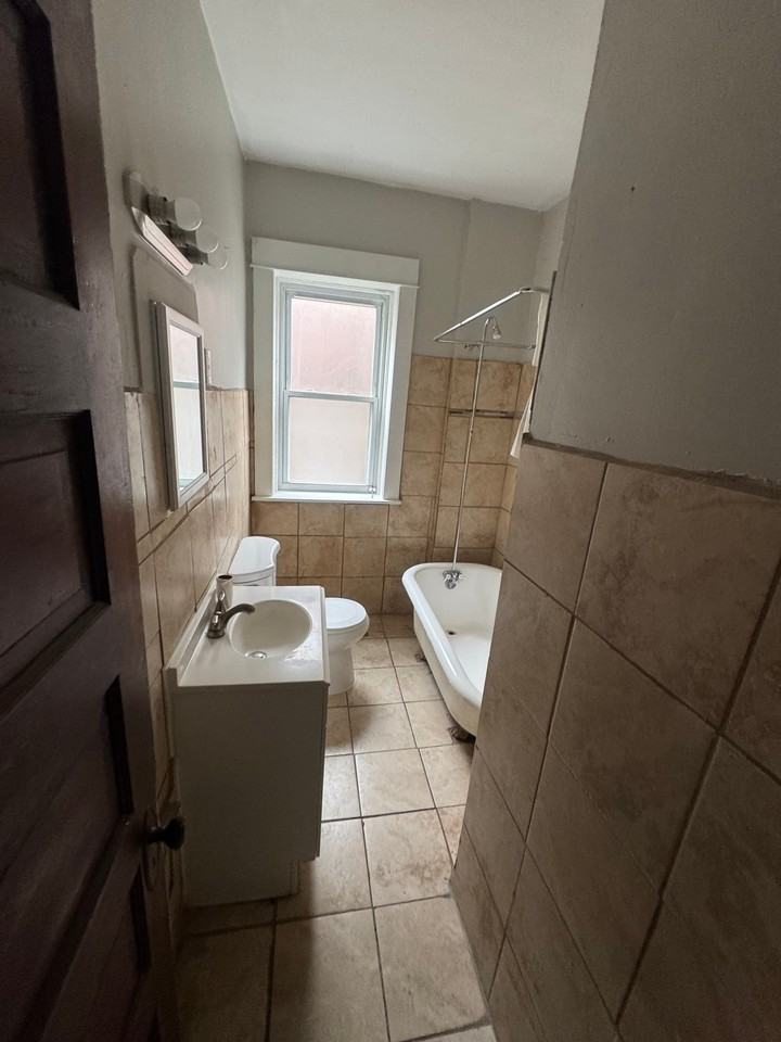 1811 Lakeview Rd #1-2-3 - Photo 7 of 20