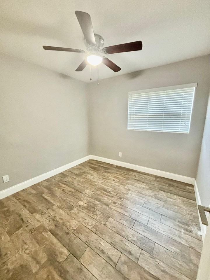 7622 Cassino Ave - Photo 4 of 13
