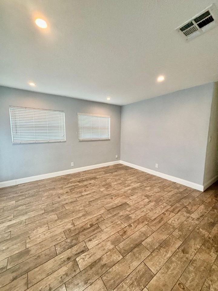 7622 Cassino Ave - Photo 6 of 13